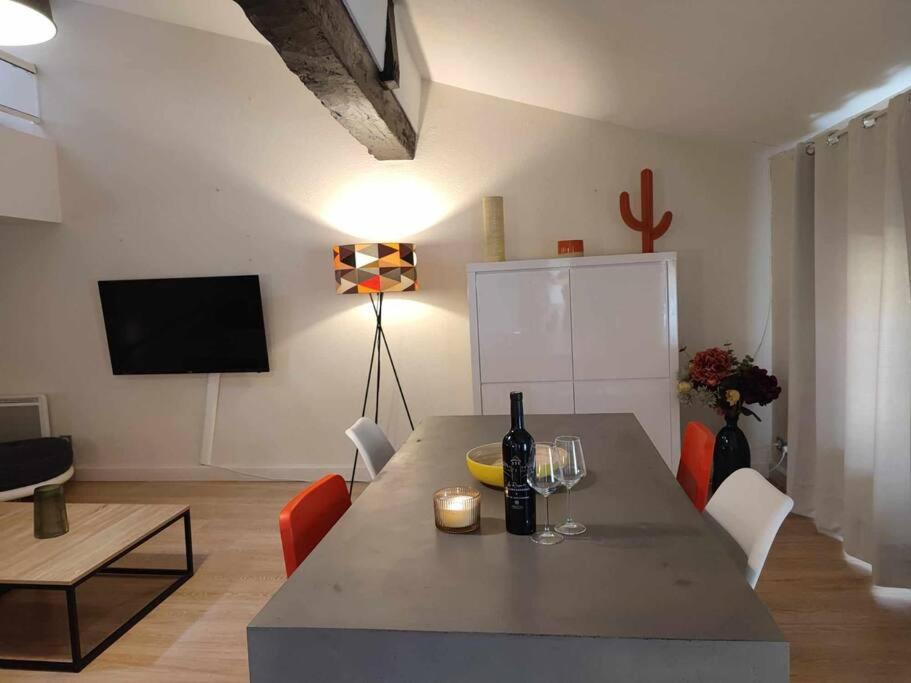 Charme De Victor Conciergeriedamecarcas Apartment Carcassone Exterior photo